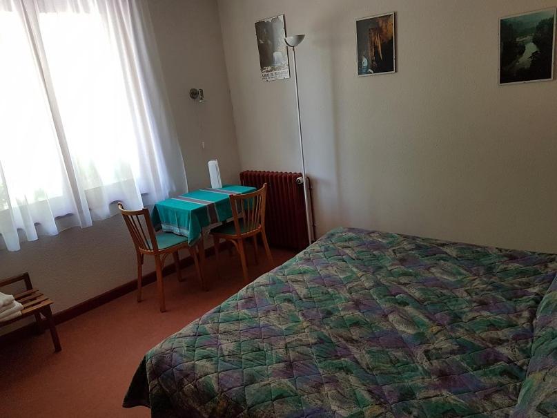 Au Pont De La Gineze Bed & Breakfast Barjac  Luaran gambar