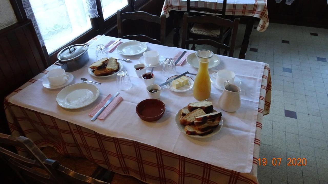 Au Pont De La Gineze Bed & Breakfast Barjac  Luaran gambar