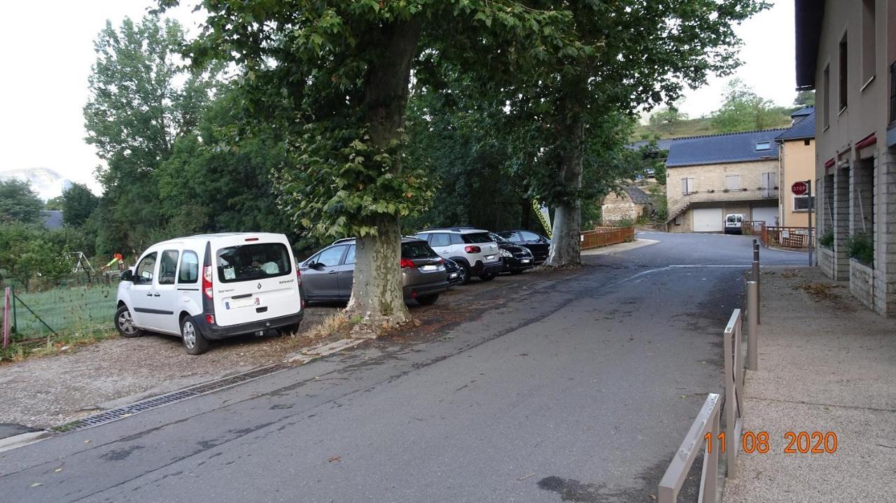 Au Pont De La Gineze Bed & Breakfast Barjac  Luaran gambar