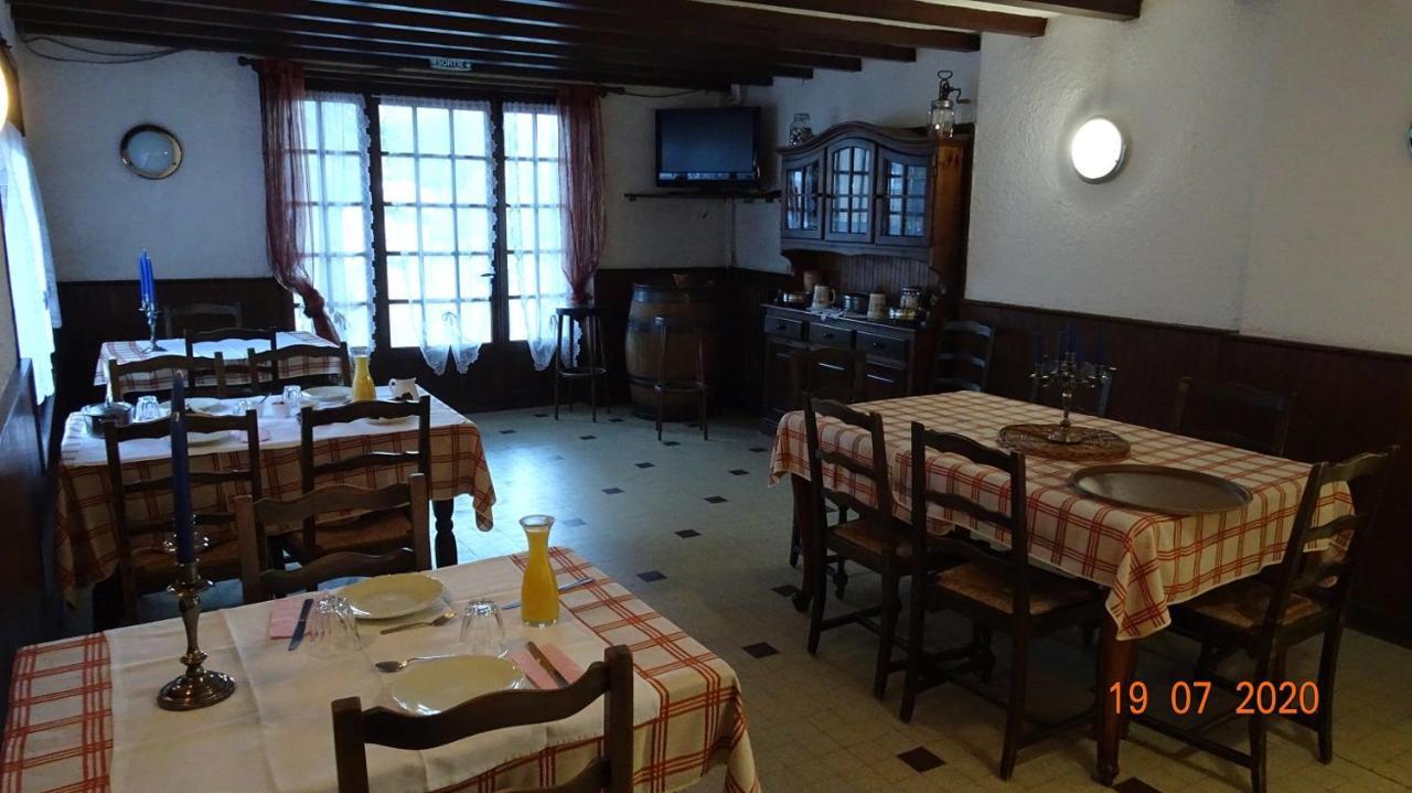 Au Pont De La Gineze Bed & Breakfast Barjac  Luaran gambar