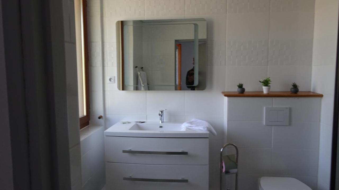 Au Pont De La Gineze Bed & Breakfast Barjac  Luaran gambar