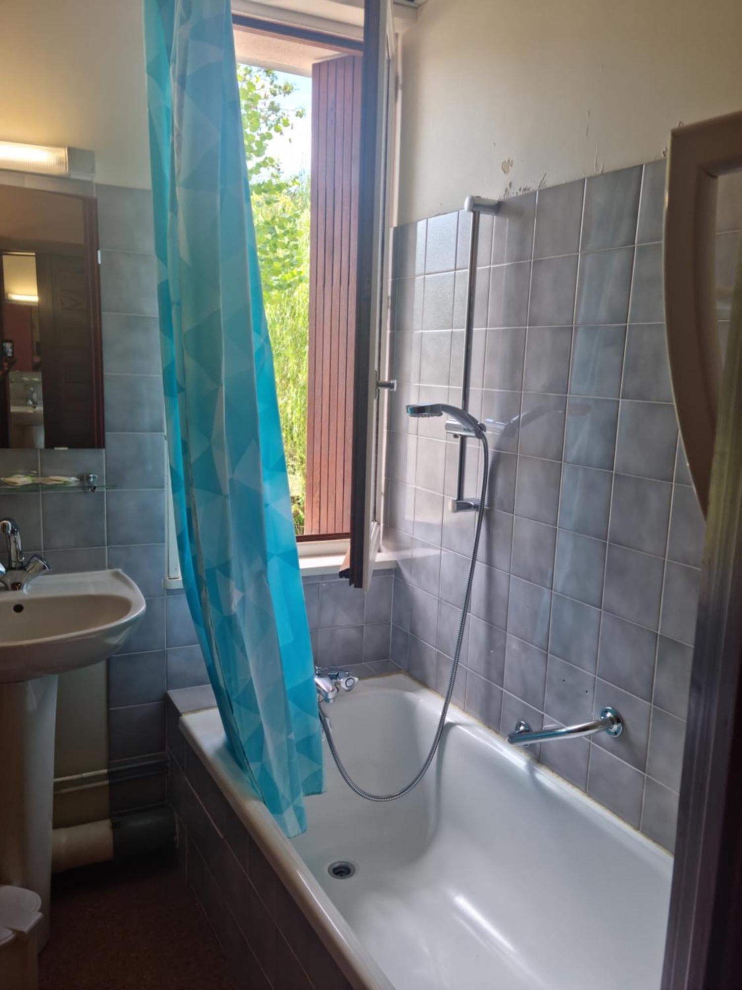 Au Pont De La Gineze Bed & Breakfast Barjac  Luaran gambar