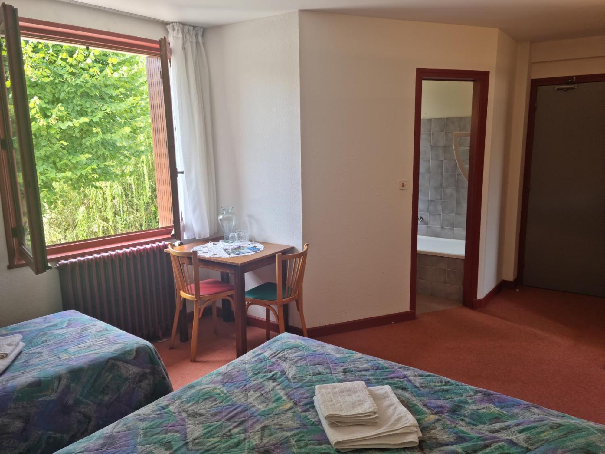 Au Pont De La Gineze Bed & Breakfast Barjac  Luaran gambar